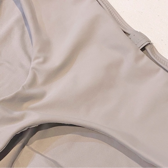 SKIMS Swim Bandeau Bikini Set Chrome - Picture 7 of 11